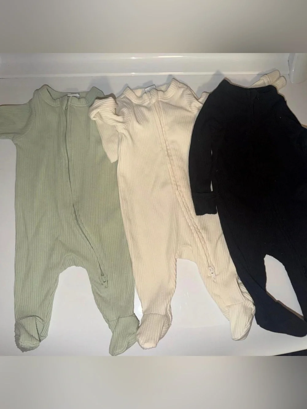 Ribbed 2 way zip sleep & play onsies (Green, Cream, Black)
